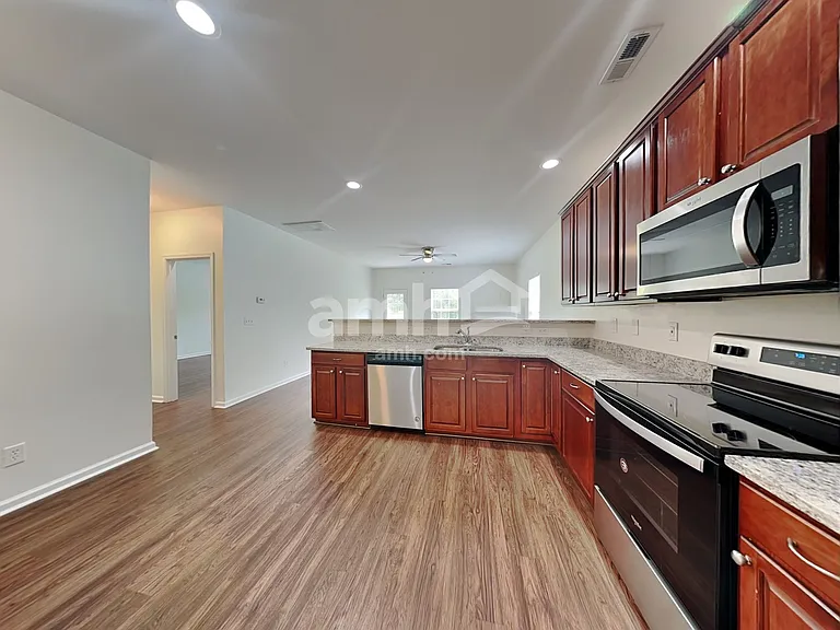 7305 Ethans Way — Photo 4