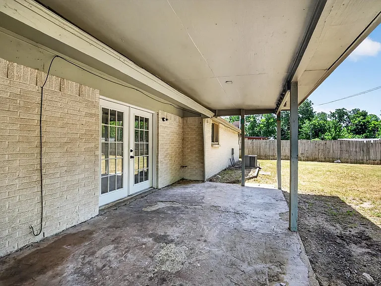 913 Russell Ln — Photo 20