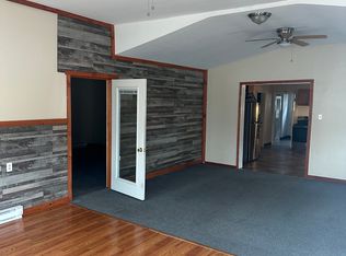 (Undisclosed Address), Putnam, CT 06260
