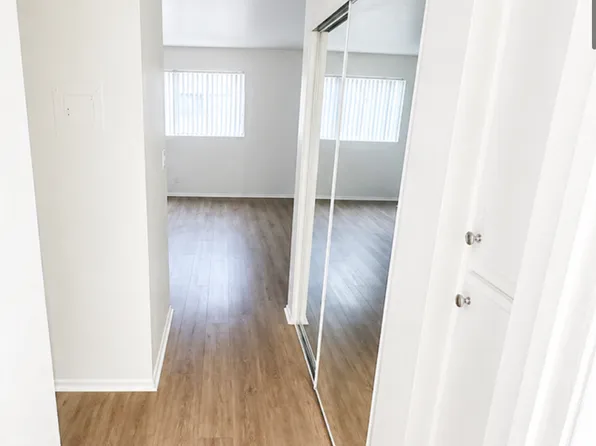 The Premier on Moorpark, 15009 Moorpark St #1B-1Ba-1100Sqft, Sherman Oaks, CA 91403