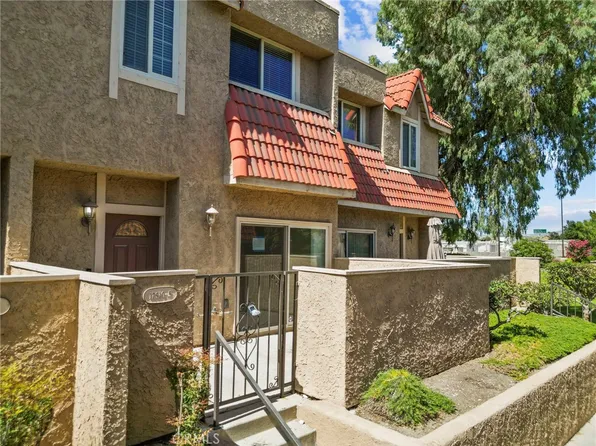 17910 River Cir APT 5, Santa Clarita, CA 91387