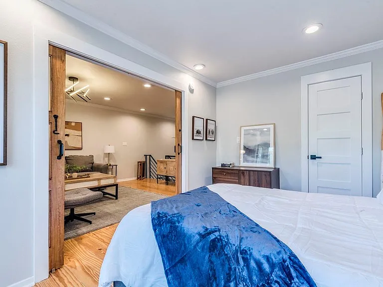 500 E Riverside Dr #206 — Photo 20