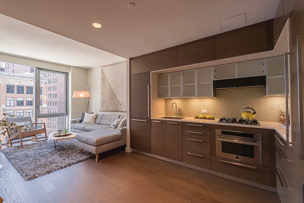 100 West 31st Street — Photo 1