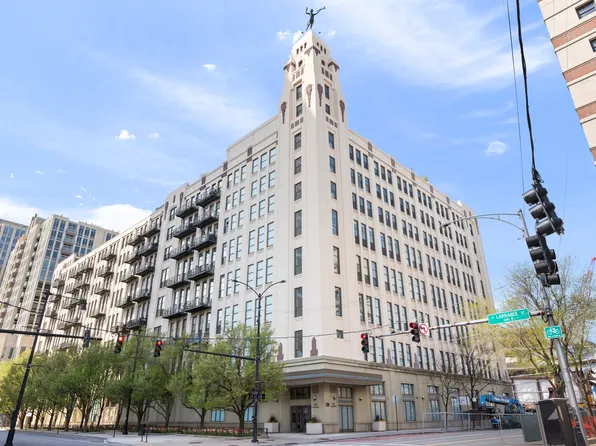 758 N Larrabee St APT 310, Chicago, IL 60654