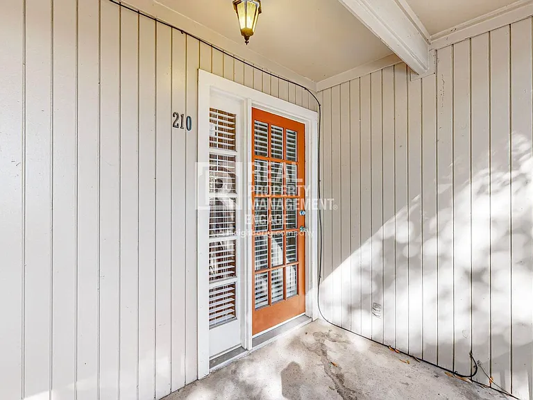 5220 Fleetwood Oaks Ave #210 — Photo 5