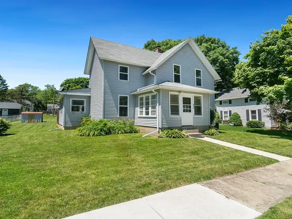 523 Jackson St, Pecatonica, IL 61063