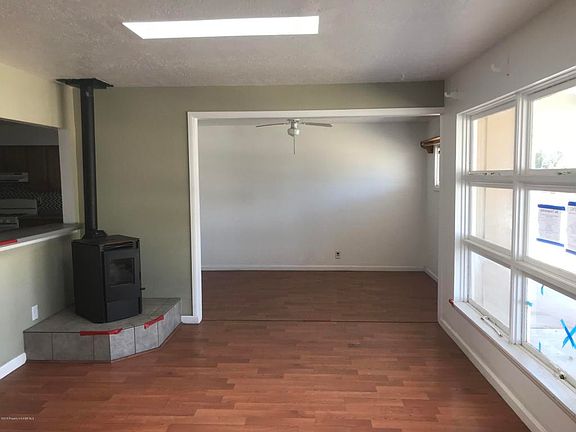 3rd image of 3001 Crestridge Dr