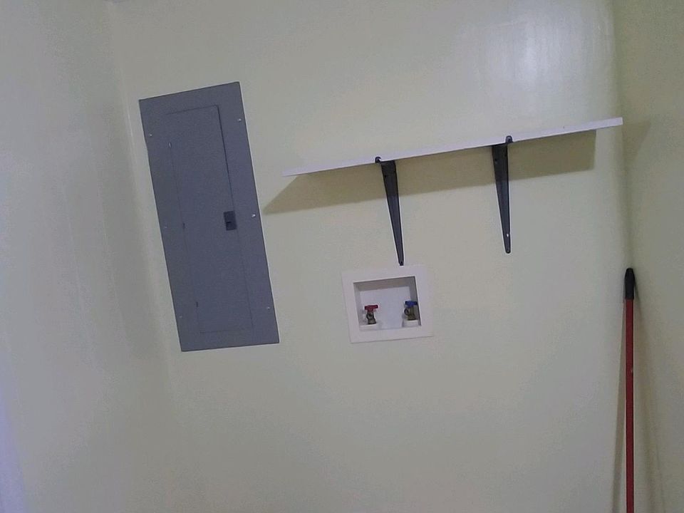 Washer/Dryer Hookups in Kitchen