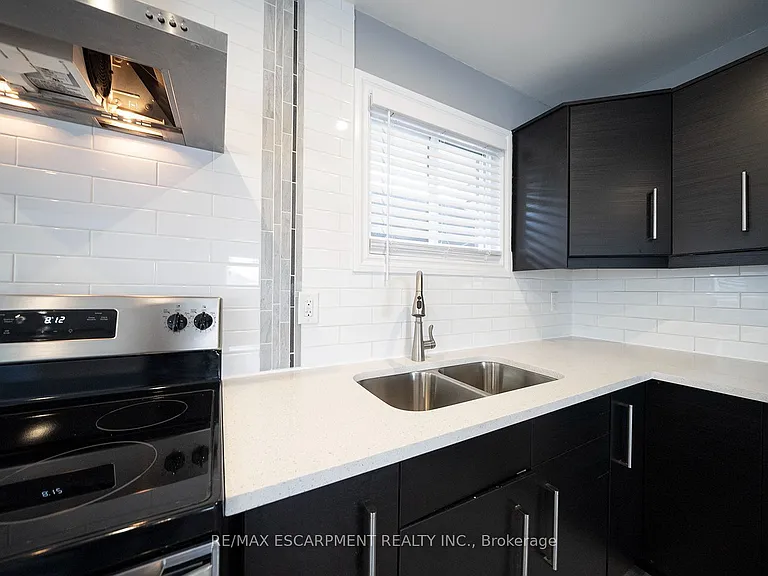 76 Glenview Ave #UPPER — Photo 5
