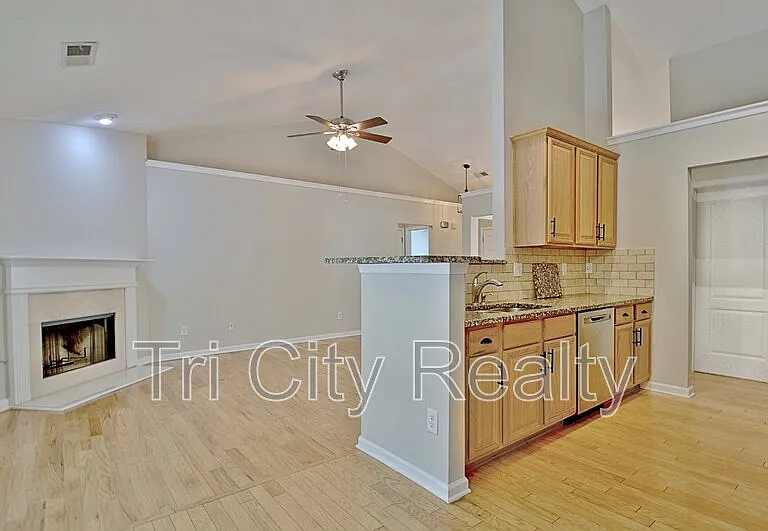 341 Hunterian Pl — Photo 24