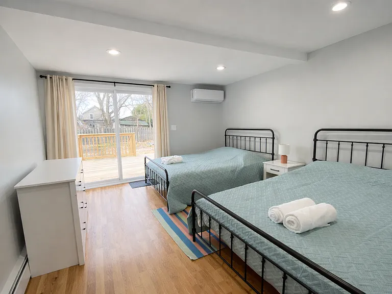 Hennessey St — Photo 15