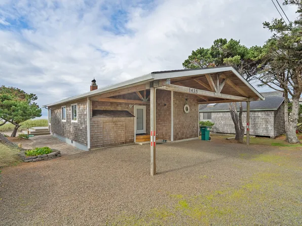 1435 N Pacific Ln, Rockaway Beach, OR 97136