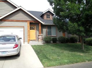 2154 NW Tara Ln, Grants Pass, OR 97526