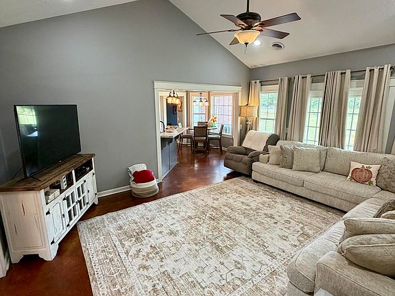 4th image of 60020 Meadow Ln