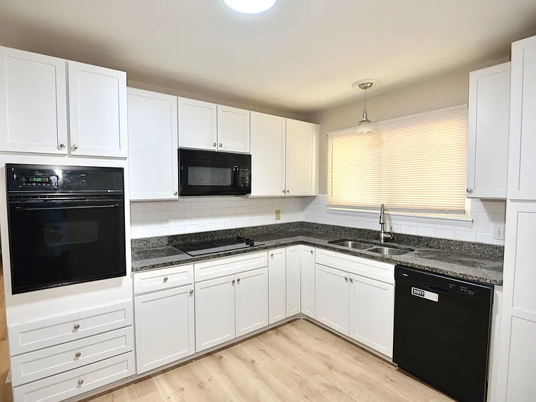 278 Appian Ave — Photo 7