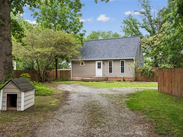 6512 Walter Reed Dr, Gloucester, VA 23061