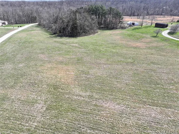 6 Dreamz Estate Dr, Perryville, MO 63775