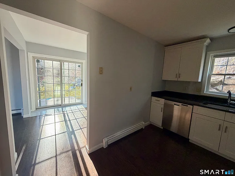 154 E Main St #A — Photo 3