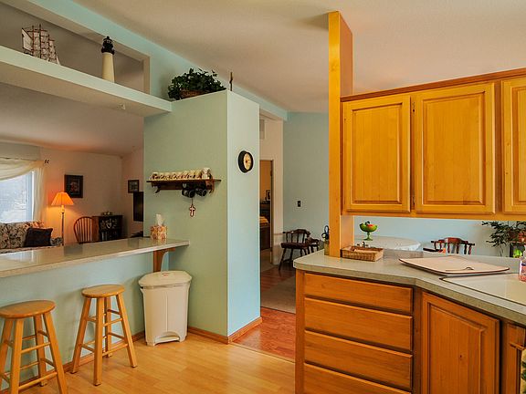 3rd image of 1623 Meadowridge Dr