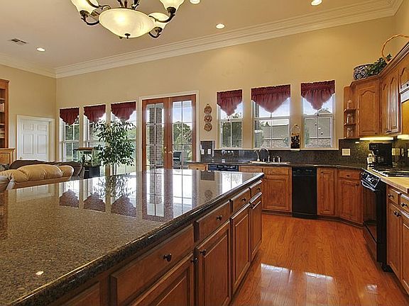 5th image of 38184 W Lakeview Dr