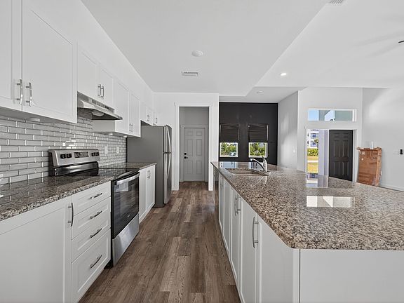 5th image of 236 NW 6th Ave