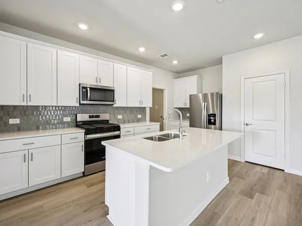 702 Dotty Dr, McKinney, TX 75071