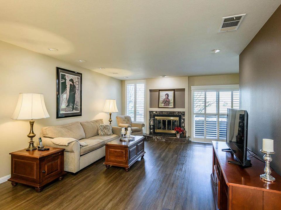 1st image of 780 Sea Spray Ln APT 103