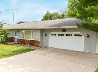 3135 Scenic Dr, Oshkosh, WI 54904