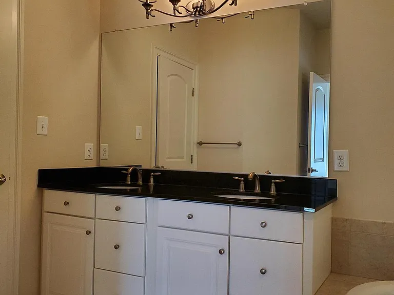 411 Greenebaum Ln — Photo 28