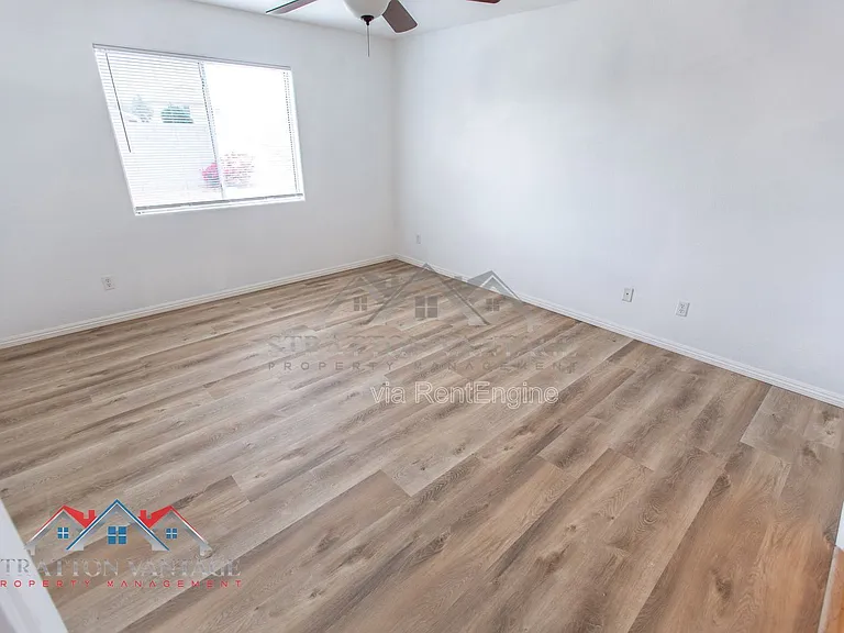 5706 N 74th Dr — Photo 30