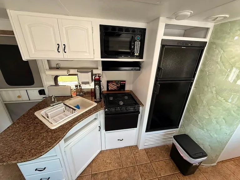 4040 N 10th St — Photo 8