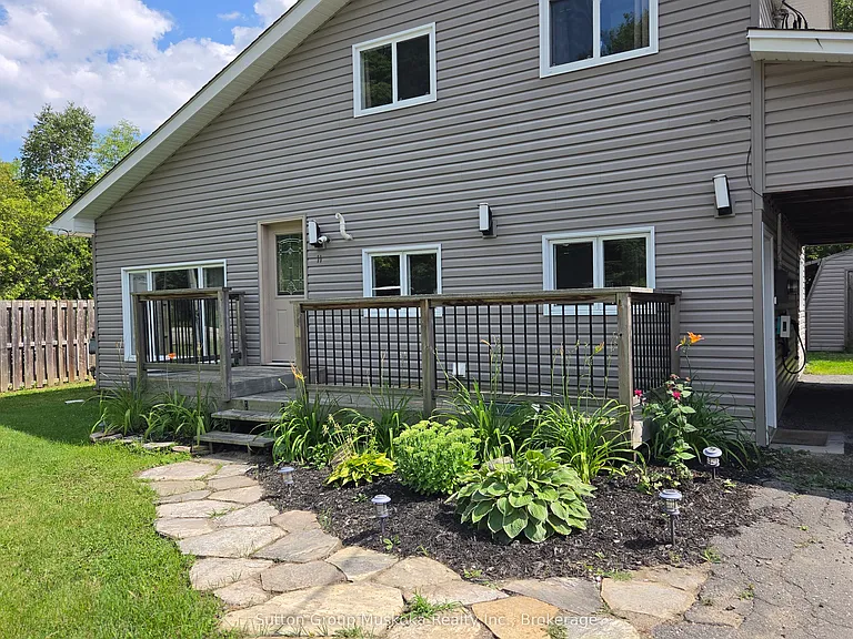 11 West Rd — Photo 6