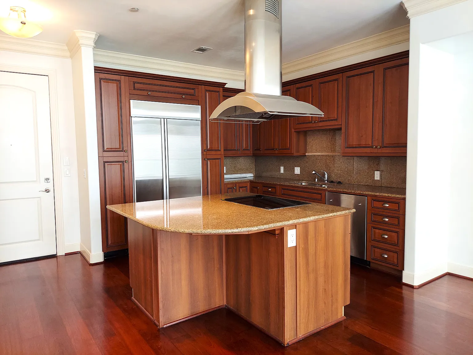 2 bed, 1279 sqft, $2,400 — Photo 2