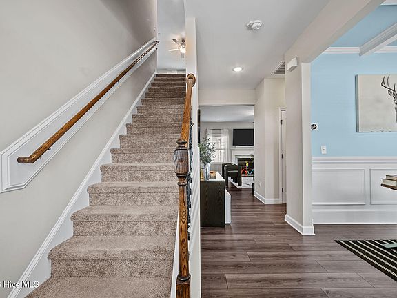 5th image of 353 Holly Grove Drive