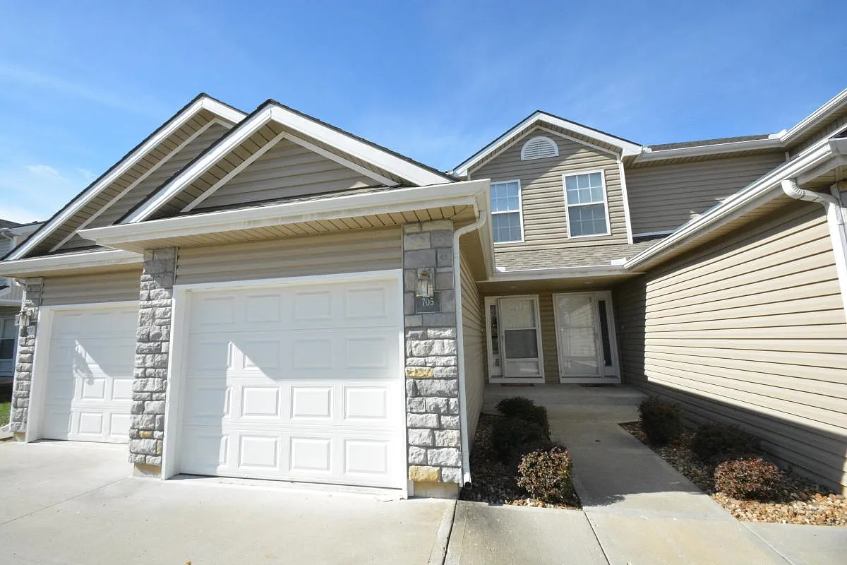 2 bed, 2.5 bath, 1250 sqft, $1,450 — Photo 2