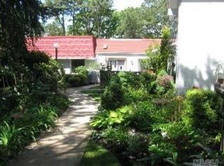 702 Blue Ridge Dr, Medford, NY 11763