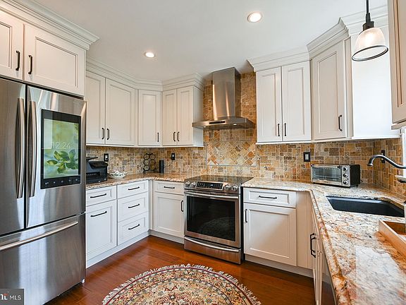 3rd image of 117 Millview Dr
