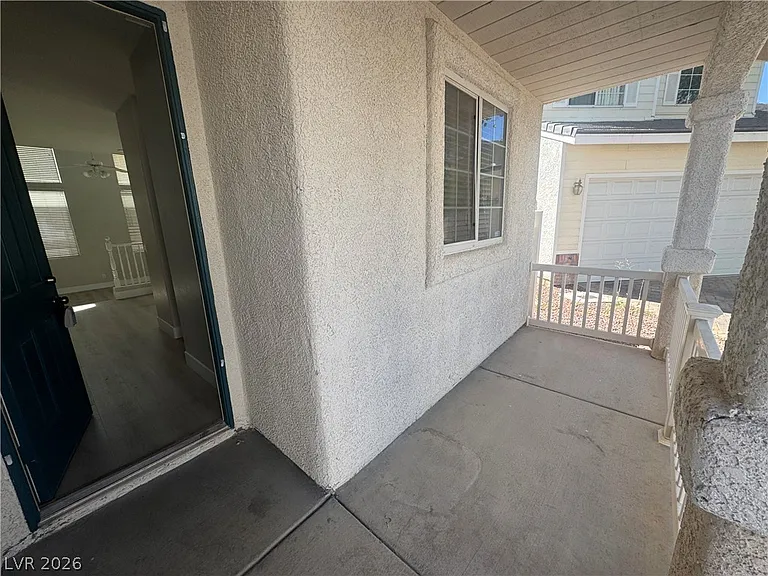 1521 Tillman Falls Ave — Photo 2