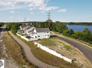 1360 Lake Ridge Dr, Traverse City, MI 49684