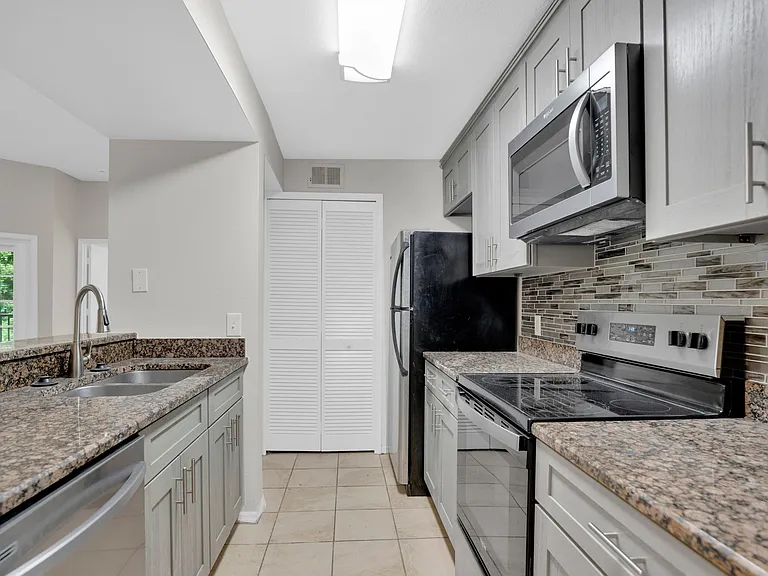 421 Summit Ridge Pl #205-1 — Photo 2