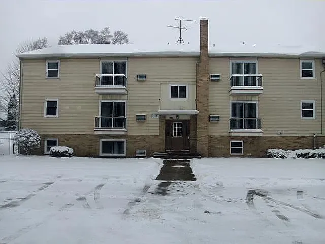 XL Byron Center Apartments — Photo 2