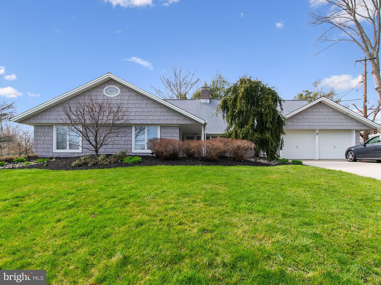 7 Round Hill Rd, Levittown, PA 19056 | Zillow