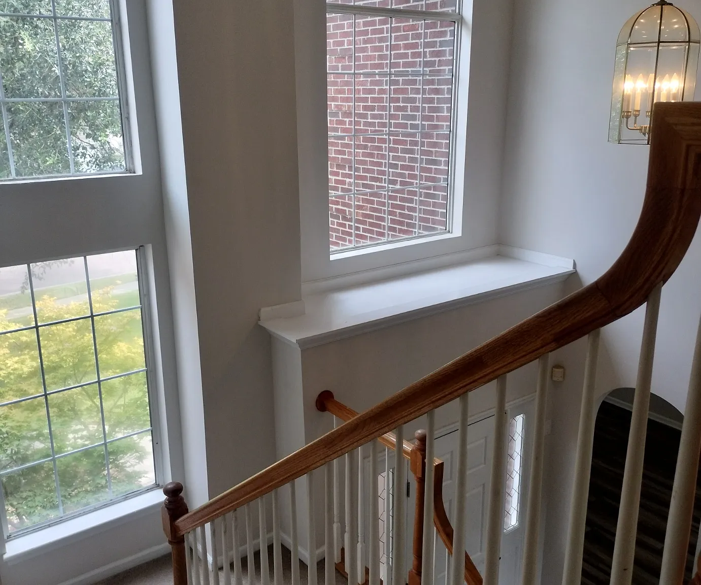 4 bed, 2.5 bath, 2400 sqft, $4,700 — Photo 2