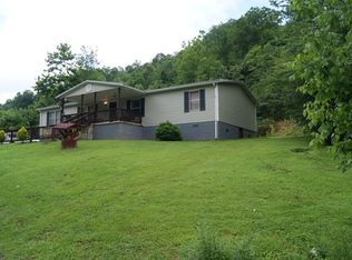 34 Green Camp Left Fork Rd, Pineville, KY 40977