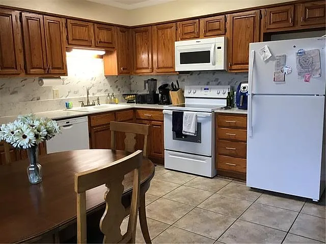 138 Normandy Ave — Photo 6