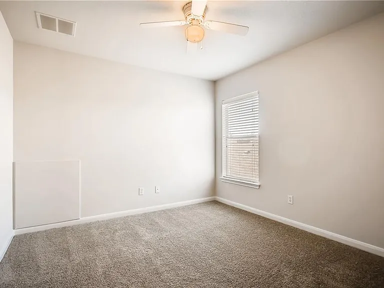220 Stone Crest Blvd — Photo 15