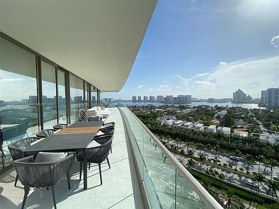 4th image of 18975 Collins Ave Unit 1005