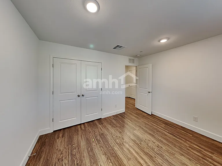 3352 Blodwen St — Photo 15