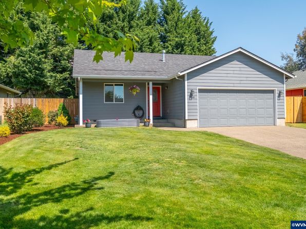 468 SE Pine Pl, Dallas, OR 97338