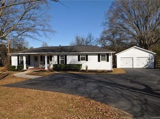 1526 N Dobys Bridge Rd, Fort Mill, SC 29715